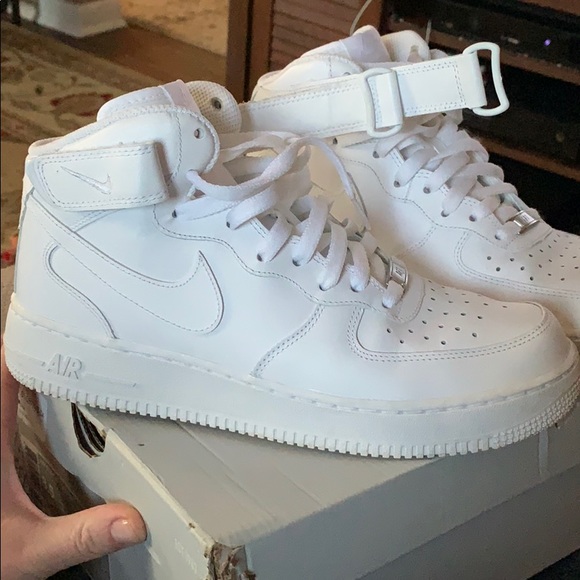 Worn once! Size 8.5 men’s high tops - Picture 2 of 3